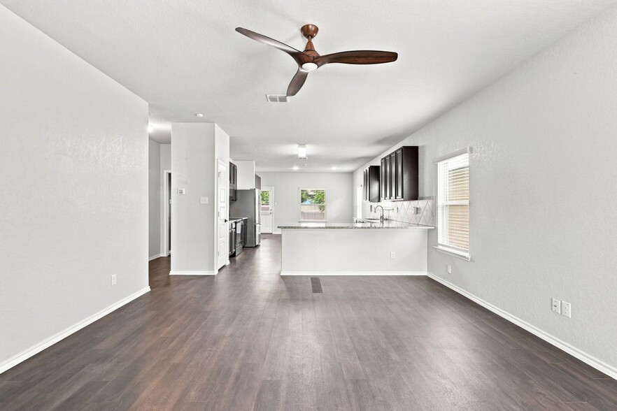 Building Photo - 7222 Boxing Grove