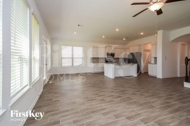 Building Photo - 15122 Arlington Park Ave