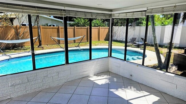 Building Photo - 4360 NE 13th Ave