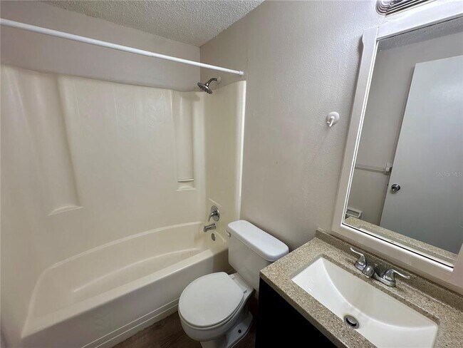 Building Photo - 312 57th Ave Dr E
