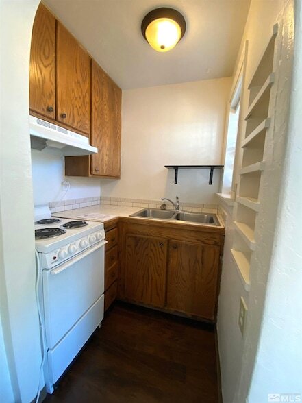 Building Photo - 514 7th St