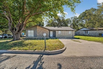 Building Photo - 936 N Las Vegas Trail