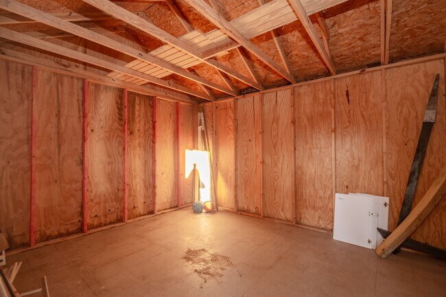 Building Photo - 3707 Meadowlake Rd