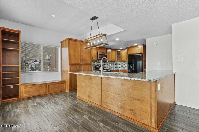 Building Photo - 7037 Luz De Espejo Dr