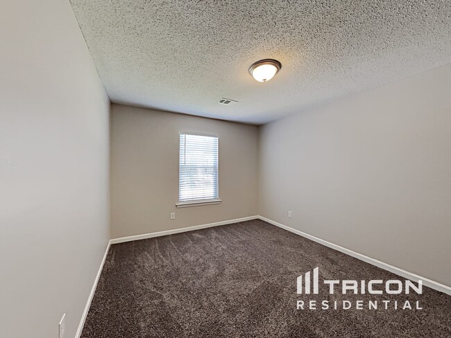 Building Photo - 1115 St Phillips Ct