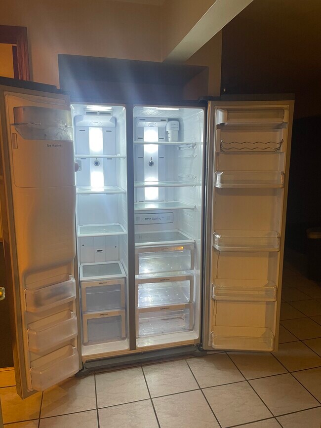 Building Photo - 6937 W 64th Pl