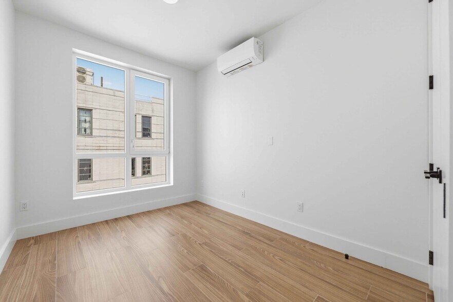 Building Photo - 105 Hawthorne St