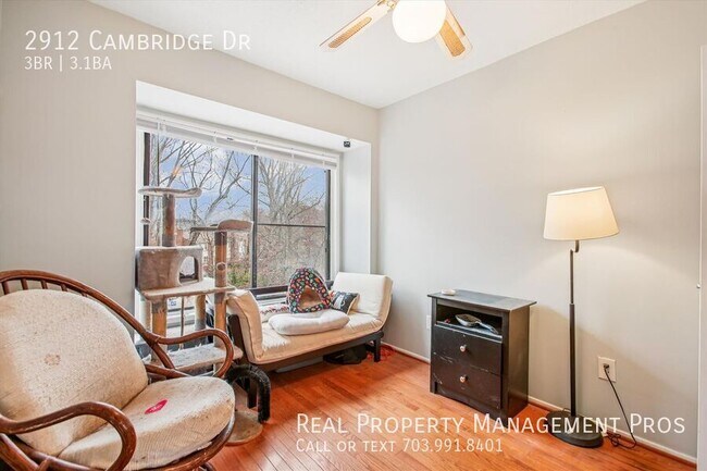 Building Photo - 2912 Cambridge Dr