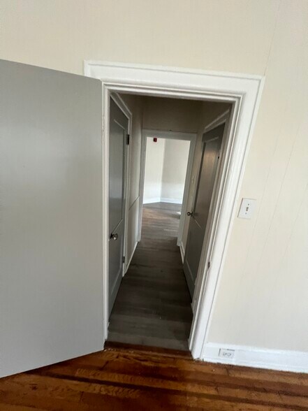 Building Photo - 3244 W Allegheny Ave