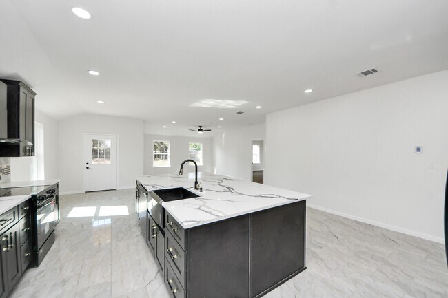 Building Photo - 51 Rd 5214