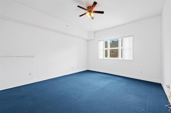 Building Photo - 15051 Royal Oaks Ln
