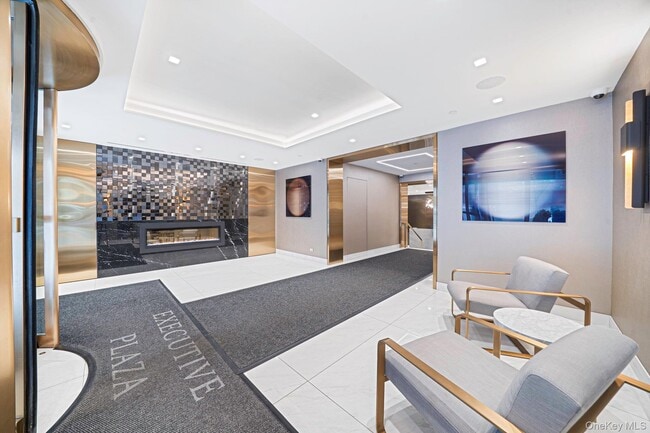 Building Photo - 150 W 51st St