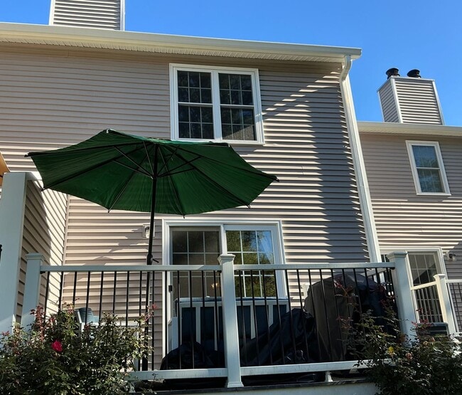 Building Photo - Townhouse Rental