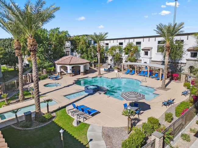 Building Photo - Bella Mirage