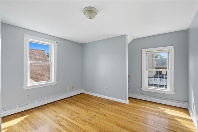 Building Photo - 555 Branch Ave