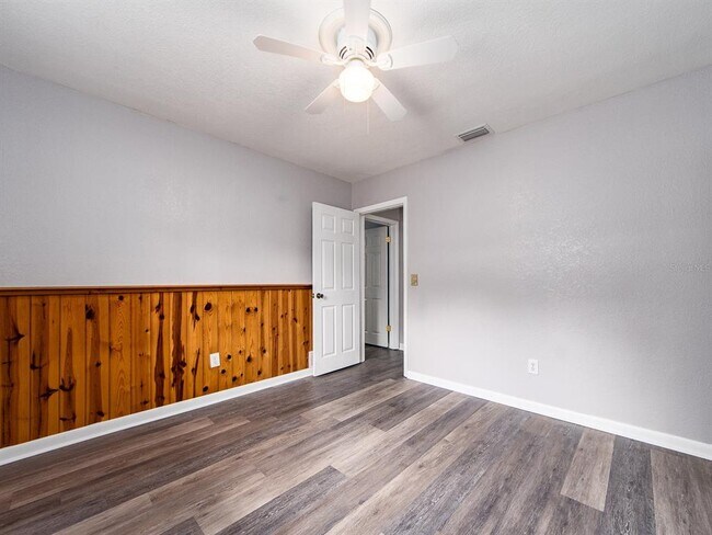 Building Photo - 1549 Linwood Dr