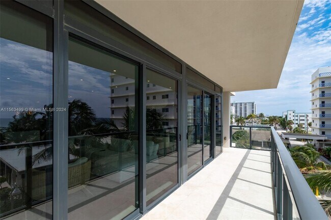 Building Photo - 2101 S Surf Rd