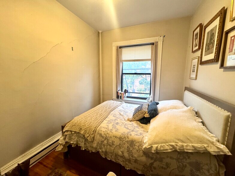 Building Photo - 614 Columbus Ave