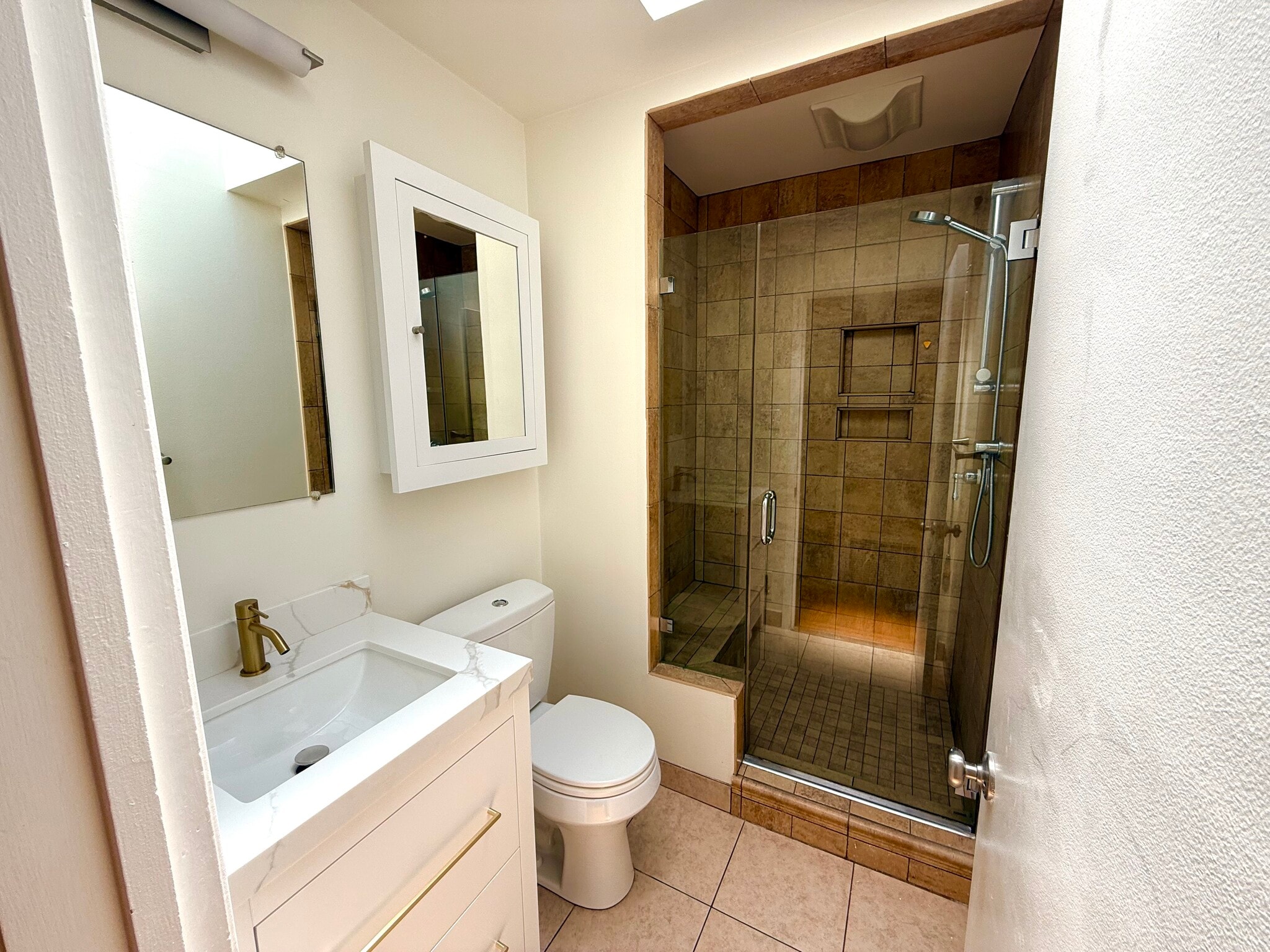 Building Photo - 127 Starview Way