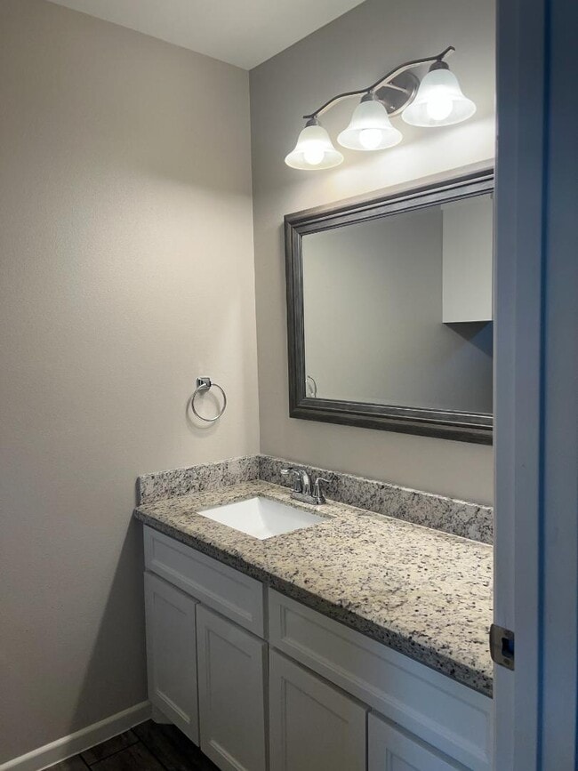 Building Photo - 1309 Alta Vista Dr