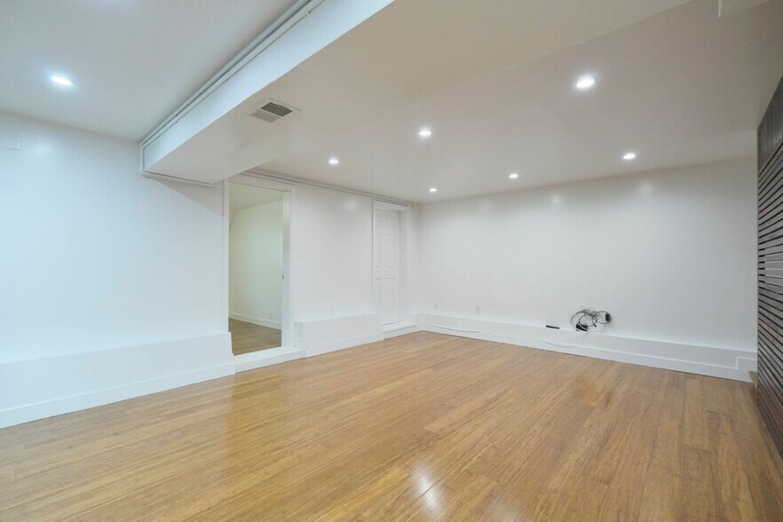 Building Photo - 1730 33rd Ave