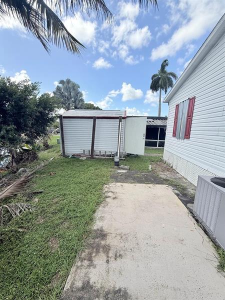 Building Photo - 2090 SW 85th Ave