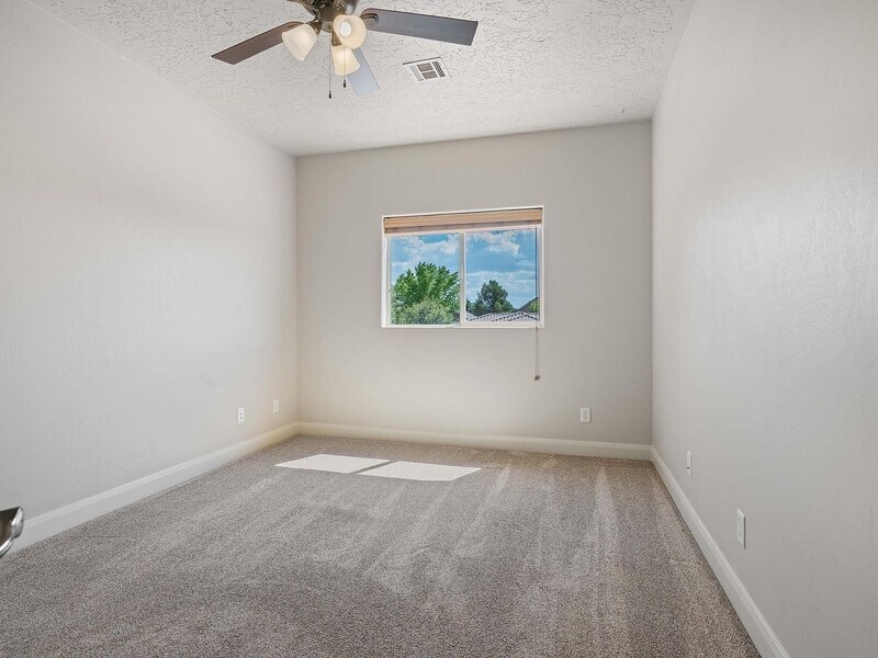 Building Photo - 935 Crooked Creek Dr