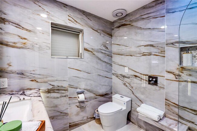Building Photo - 2500 Rio Lisbo Ct