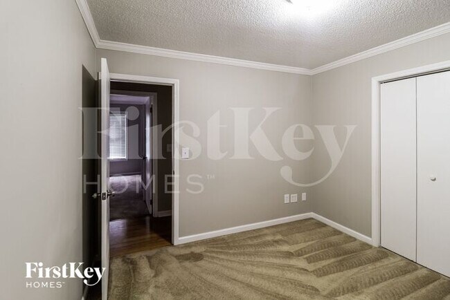 Building Photo - 4131 Warren Rd