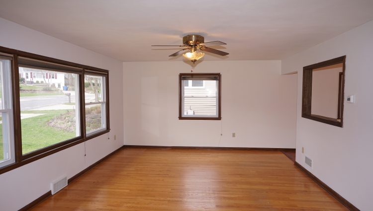 Building Photo - 6420 Lakeview Blvd