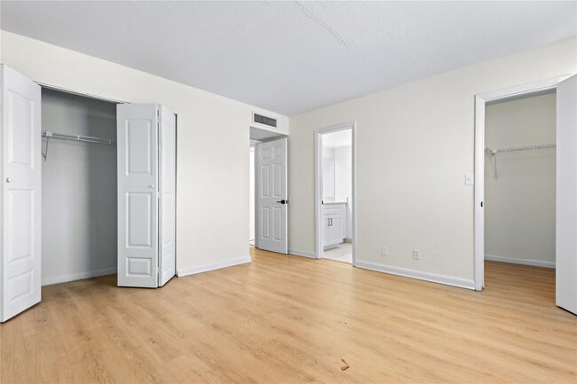 Building Photo - 3750 NW 115th Way