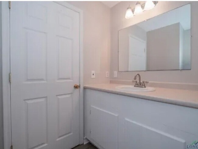 Building Photo - 3 Bedroom Single Family Home in Jefferson