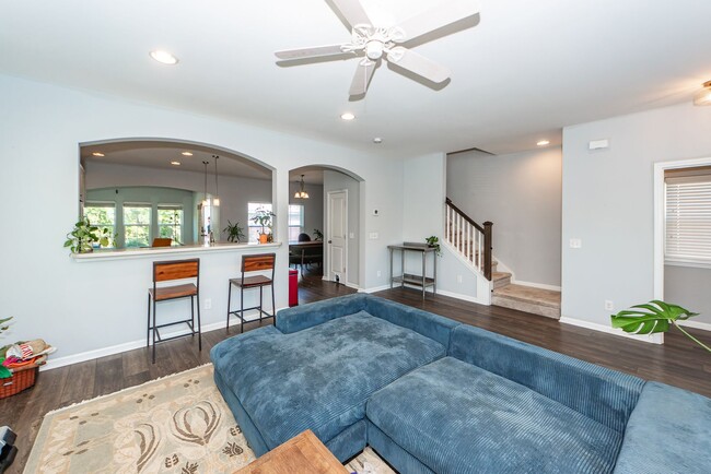 Building Photo - 3 Bedroom 2.5 Bath Single Family Home in W...