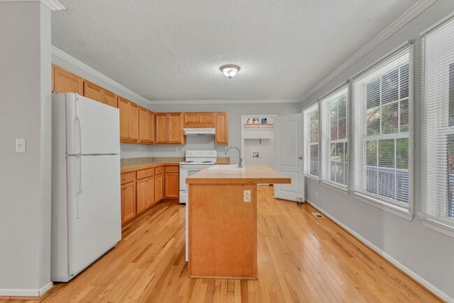Building Photo - 3 Bed/2 Bath House in West Jefferson!