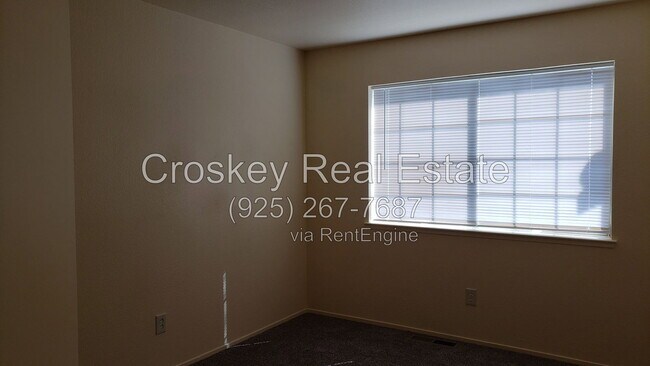 Building Photo - 4717 Knollpark Cir