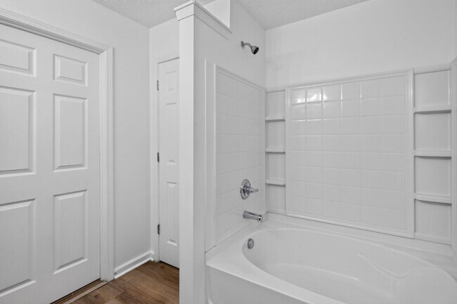 Building Photo - 20 Kimpton Dr