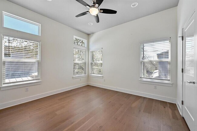 Building Photo - 3905 Clawson Rd
