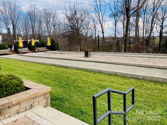 Building Photo - 6140 Pier Dr