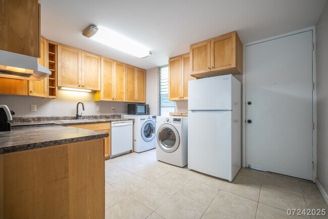 Building Photo - 2 Bed 1 Bath in Waikalani Woodlands