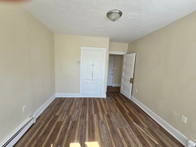 Building Photo - 349 Hollis St