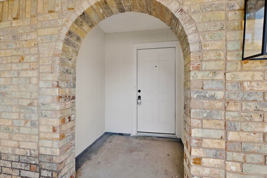 Building Photo - 903 Ravenswood Dr