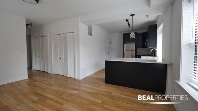 Primary Photo - 1 bedroom in CHICAGO IL 60625