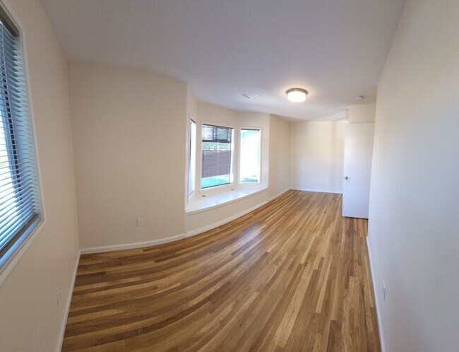 Building Photo - 5 Bedroom 3 bathroom in close proximity to POLY CAMPUS!