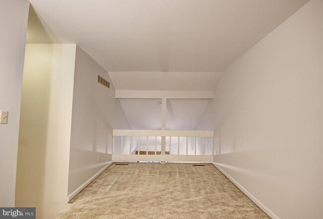 Building Photo - 133 N Park Dr