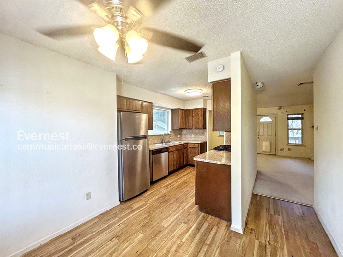 Building Photo - 8309 Wexford Dr