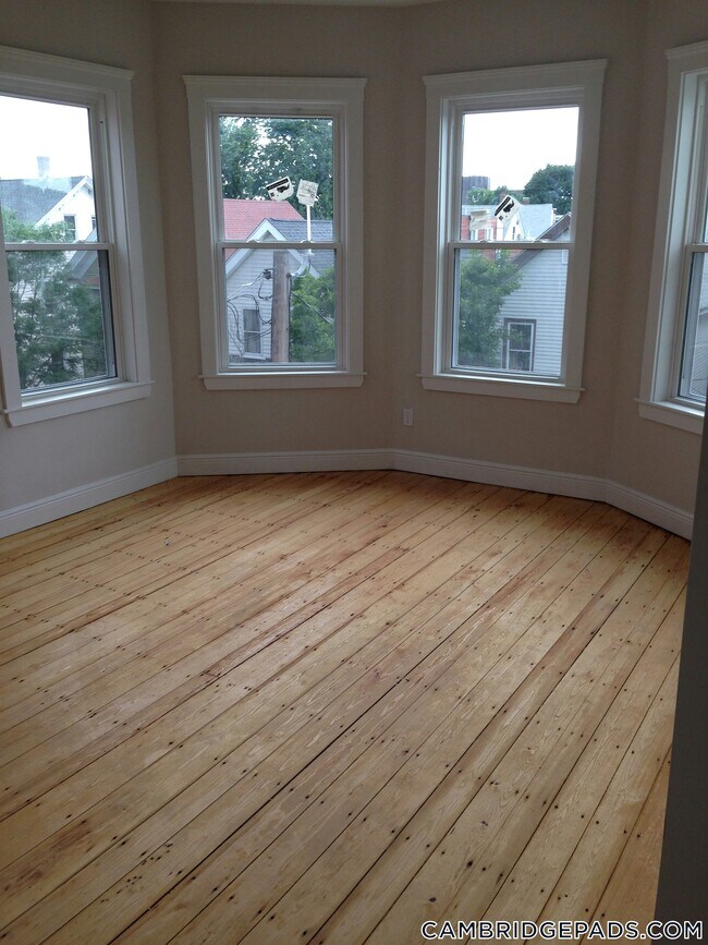 Building Photo - 376 Prospect St