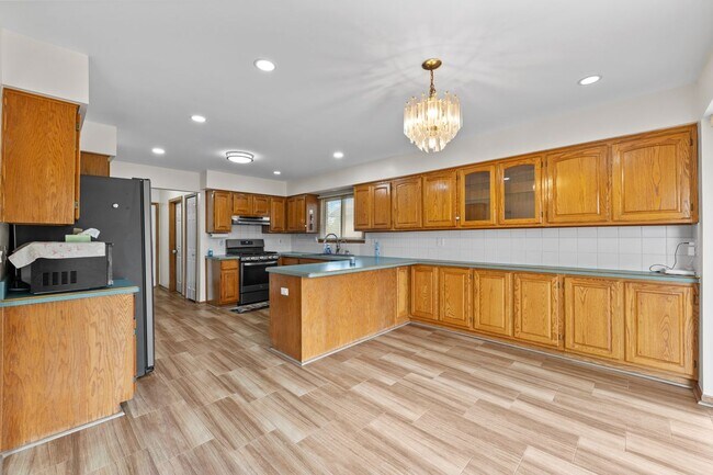 Building Photo - 53638 Springhill Meadows Dr