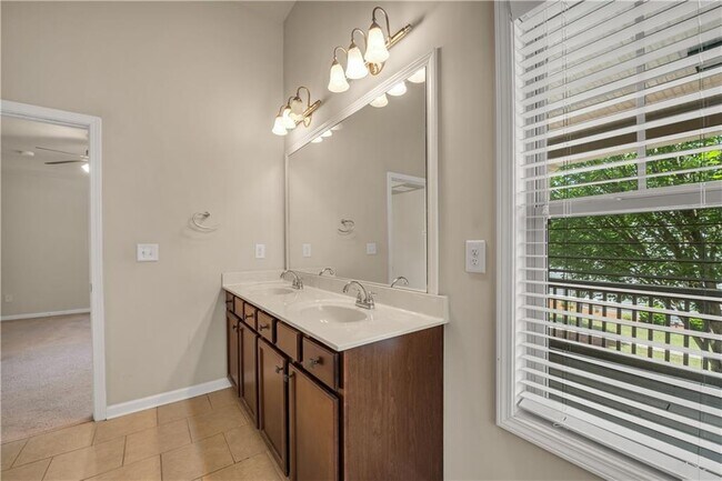 Building Photo - 559 Myrtle Trace Ln