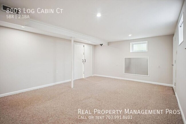 Building Photo - 8003 Log Cabin Ct