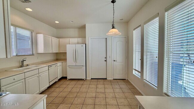 Building Photo - 21930 E Calle de Flores